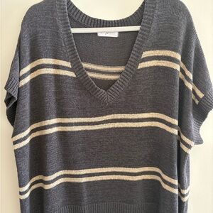 Carly Jean Los Angeles Rae Sweater Top, size Small